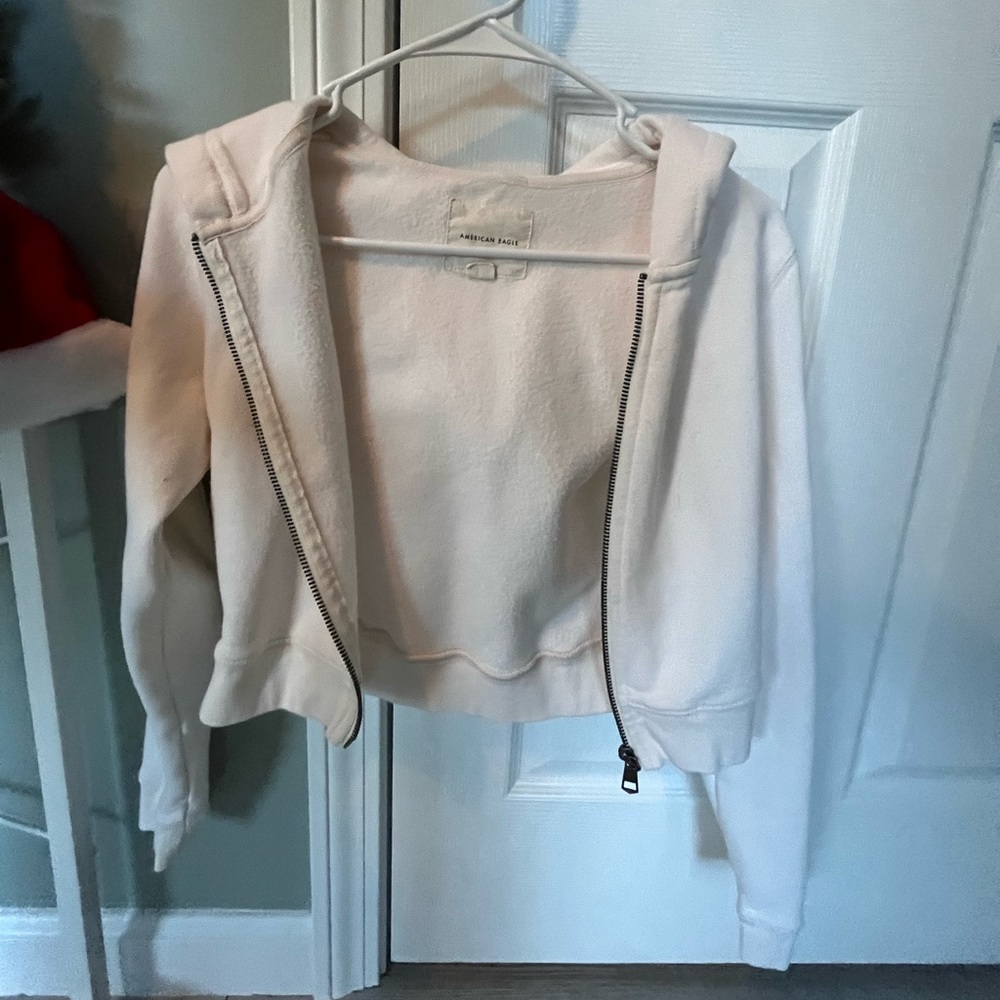 American Eagle Cropped Sweatshirt Creamy White